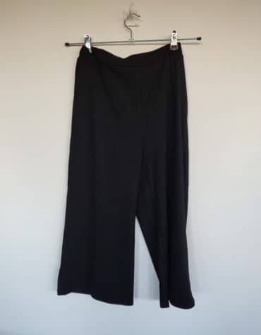 Mulaya. Pantalón negro de
seda
