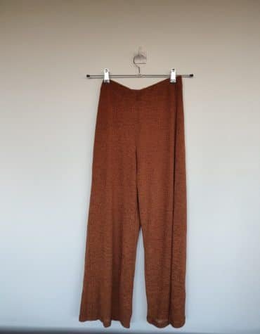 Mango. Pantalón vaquero
marrón. NUEVO
